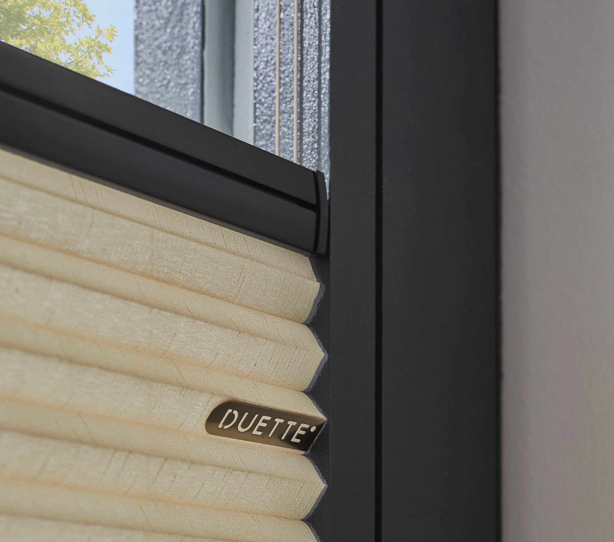 Plissee ohne Bohren, ideal für Mietwohnungen Plissee ohne Bohren mit Spezialträgern am Fensterflügel montiert